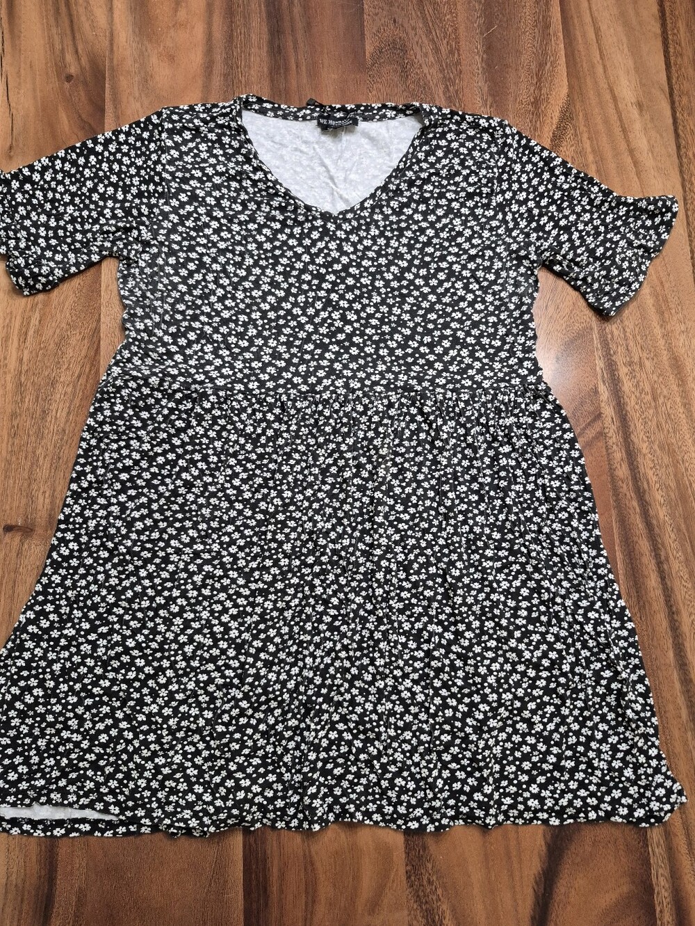 EUC Wednesday's Girl Black And White Floral Daisy Print Mini Dress